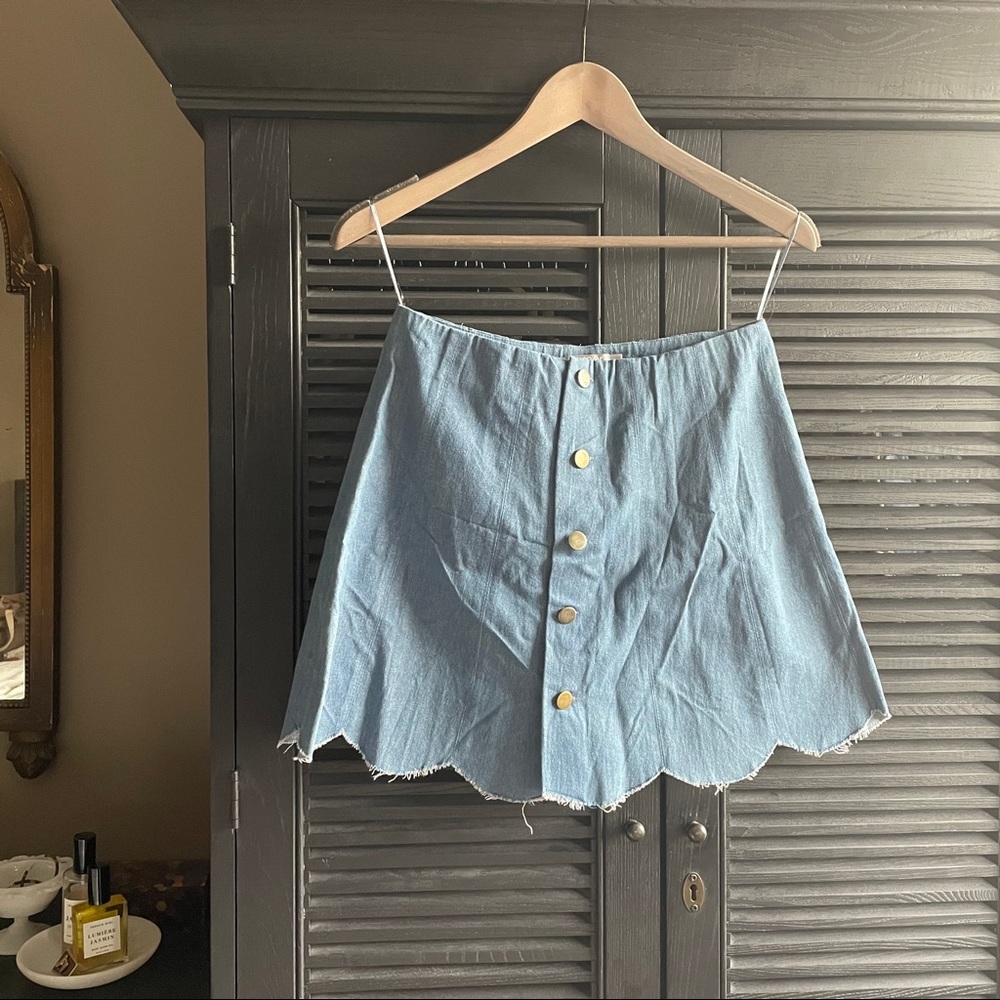LF Rumor boutique scallop raw hem denim skirt